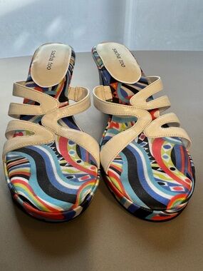 Sacha Too Wedge  size 8 Leather Psychedelic Print